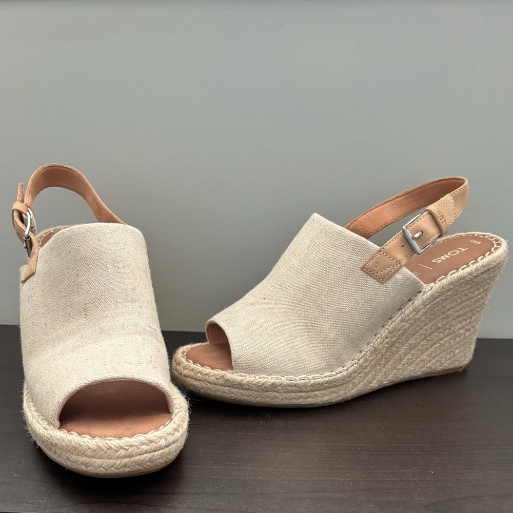 TOMS Women's Tan Espadrille Wedges